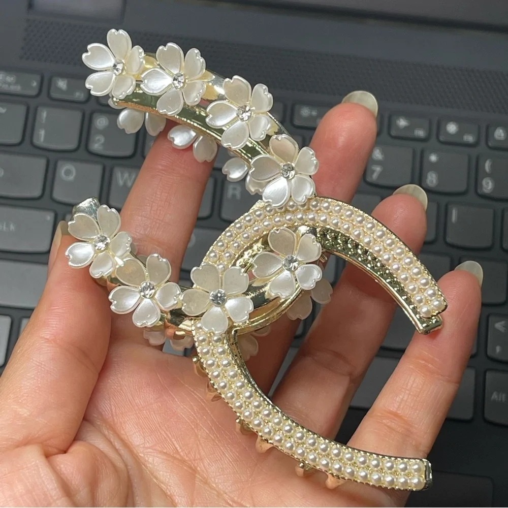 Brand new high-quality flower hair clip